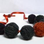 Wool yarn beads necklace - ..