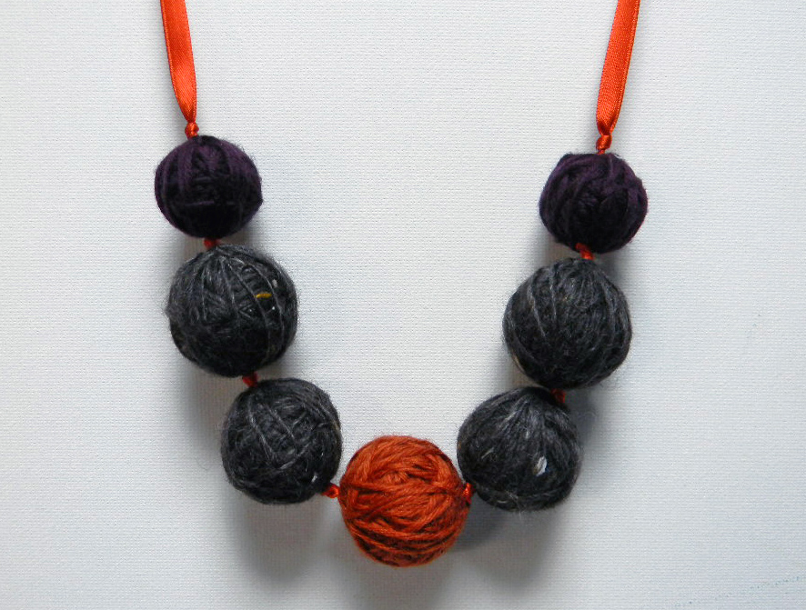 Wool yarn beads necklace - Burnt orange, charcoal grey and plum - Ready to ship