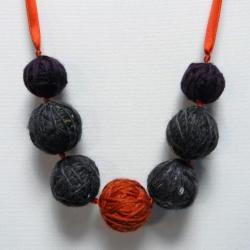Wool yarn beads necklace - Burnt orange, charcoal grey and plum - Ready to ship